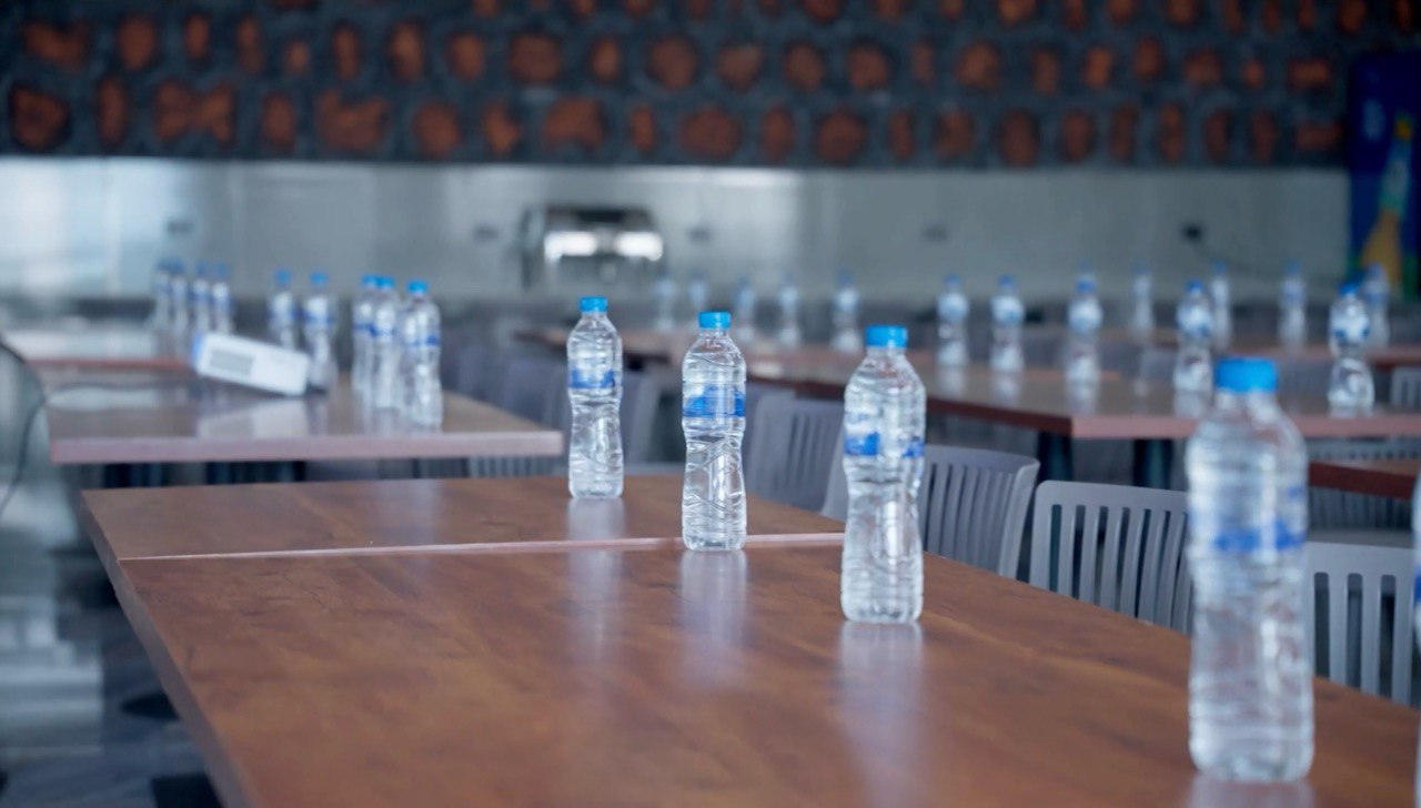 photo 5857449757062663013 y