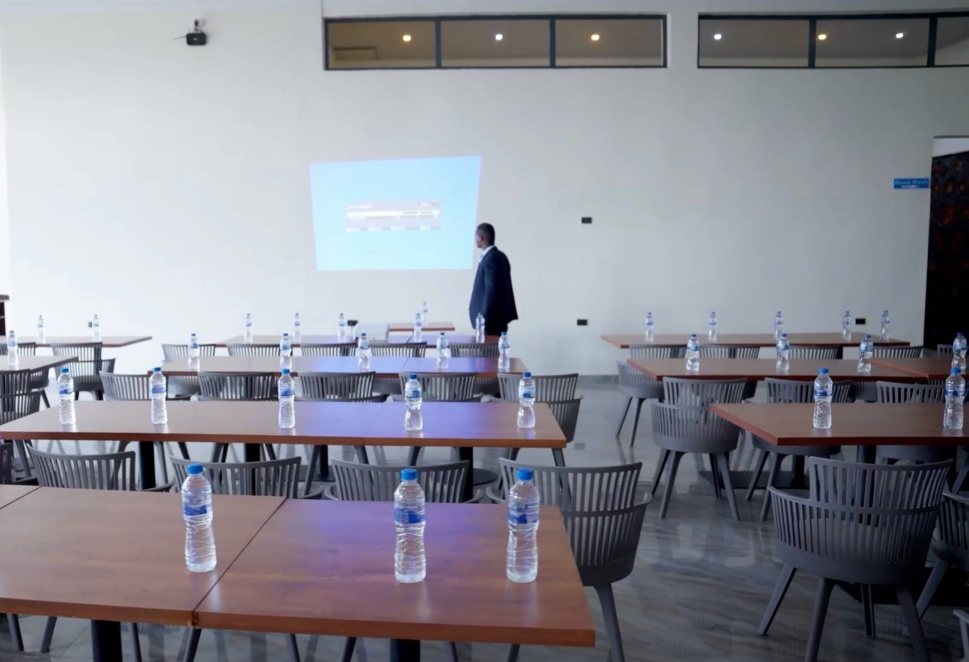 photo 5857449757062663015 w