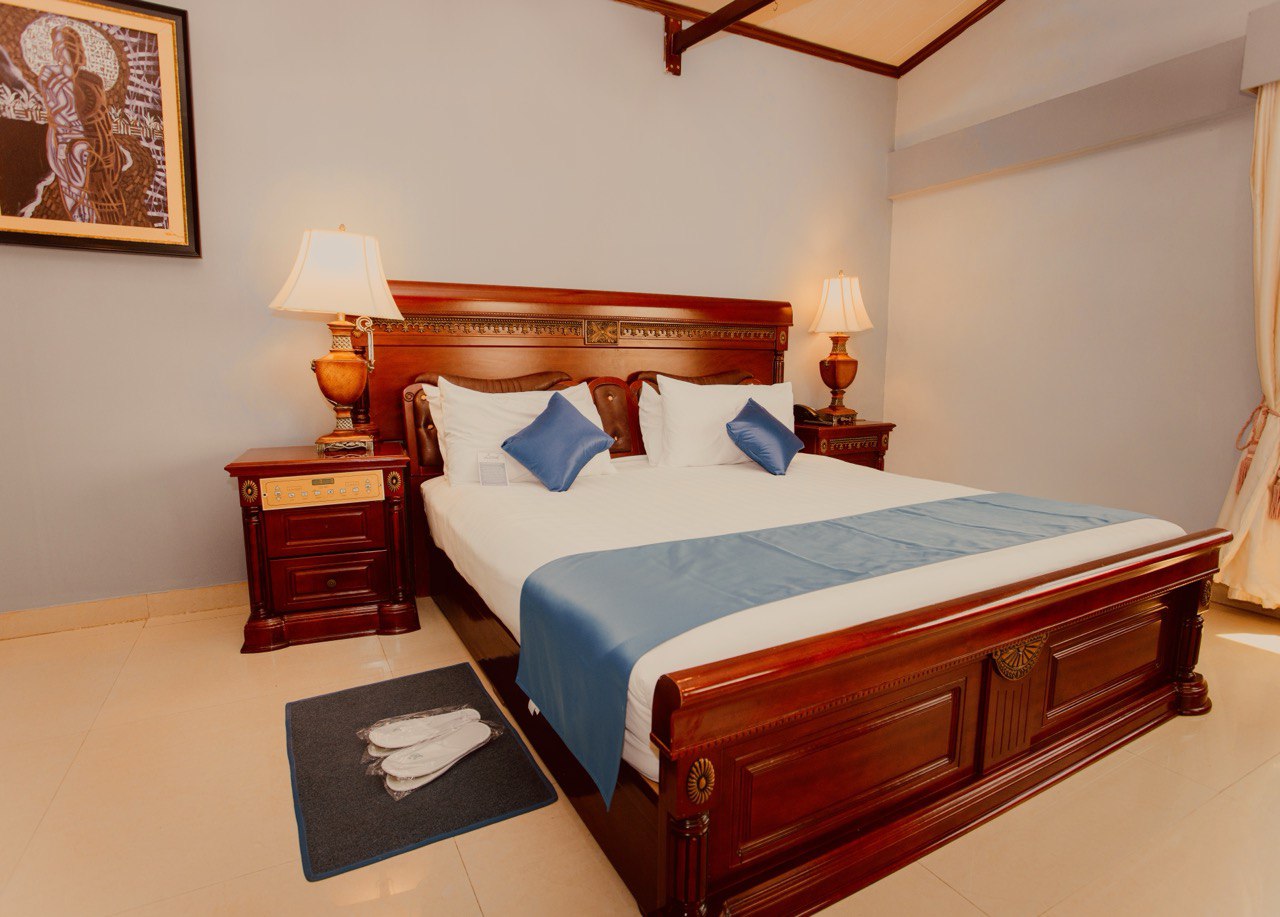 photo 6003458097999366488 y