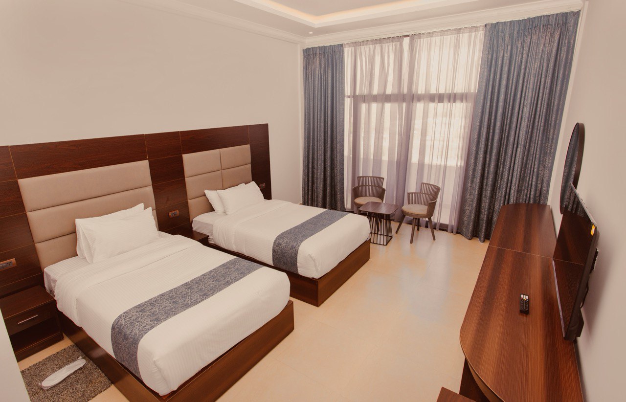 photo 6003458097999366533 y (1)